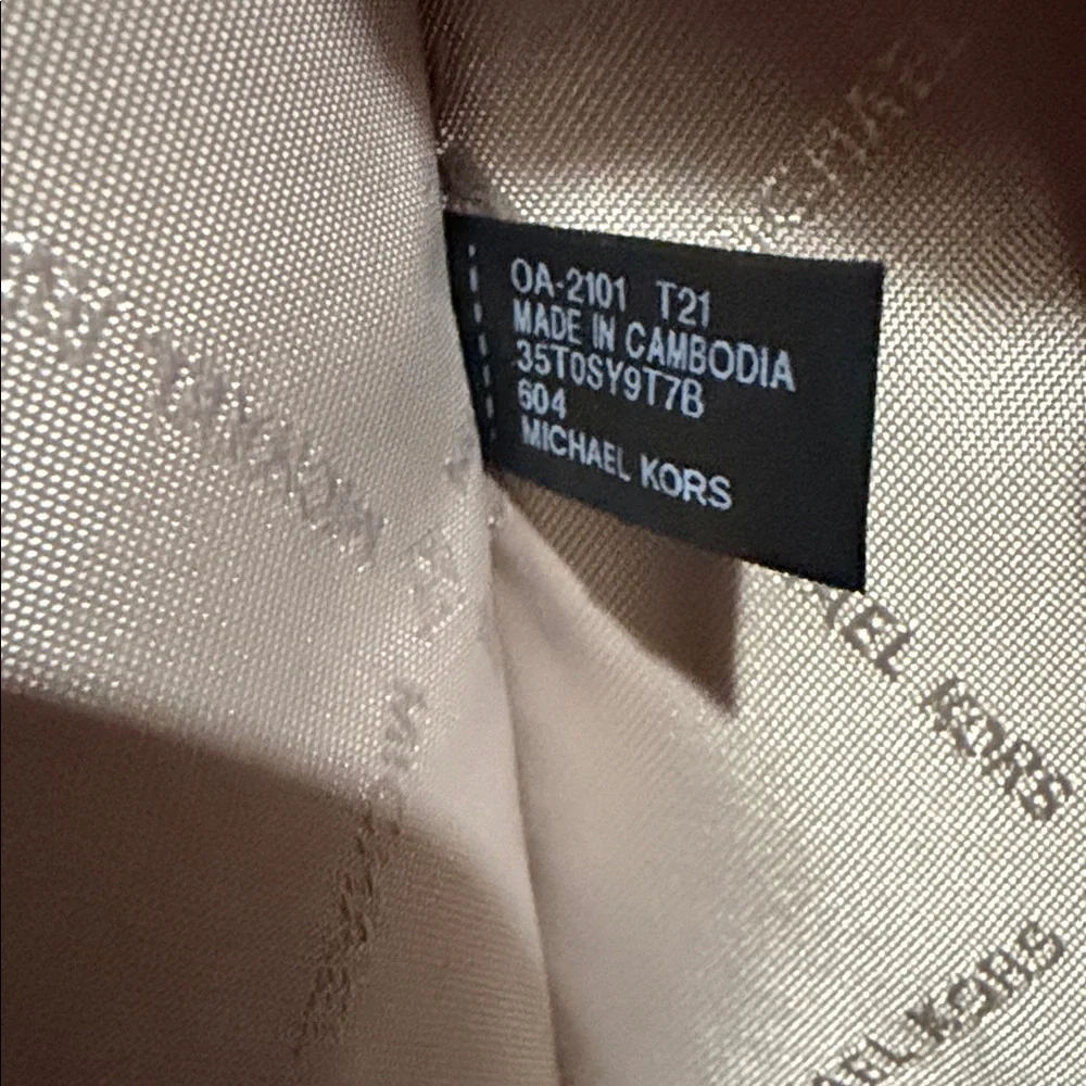 MICHAEL KORS Kenly Large Signature Logo Tape Tote Bag : Grapefruit and white